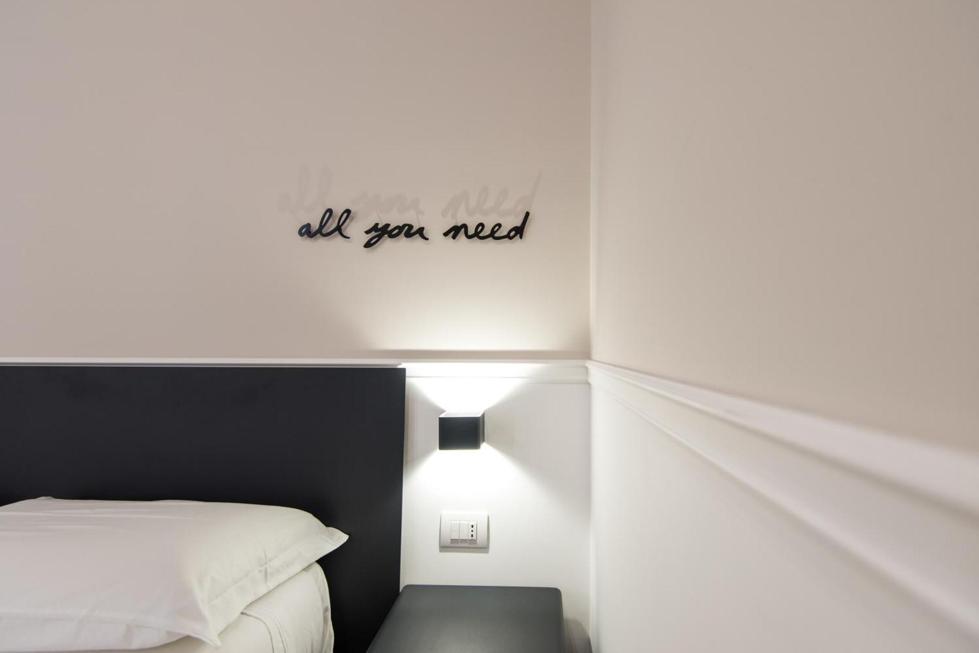Five Boutique Rooms Неаполь Экстерьер фото