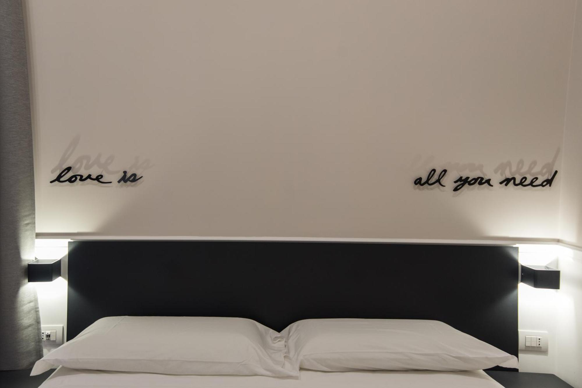 Five Boutique Rooms Неаполь Экстерьер фото