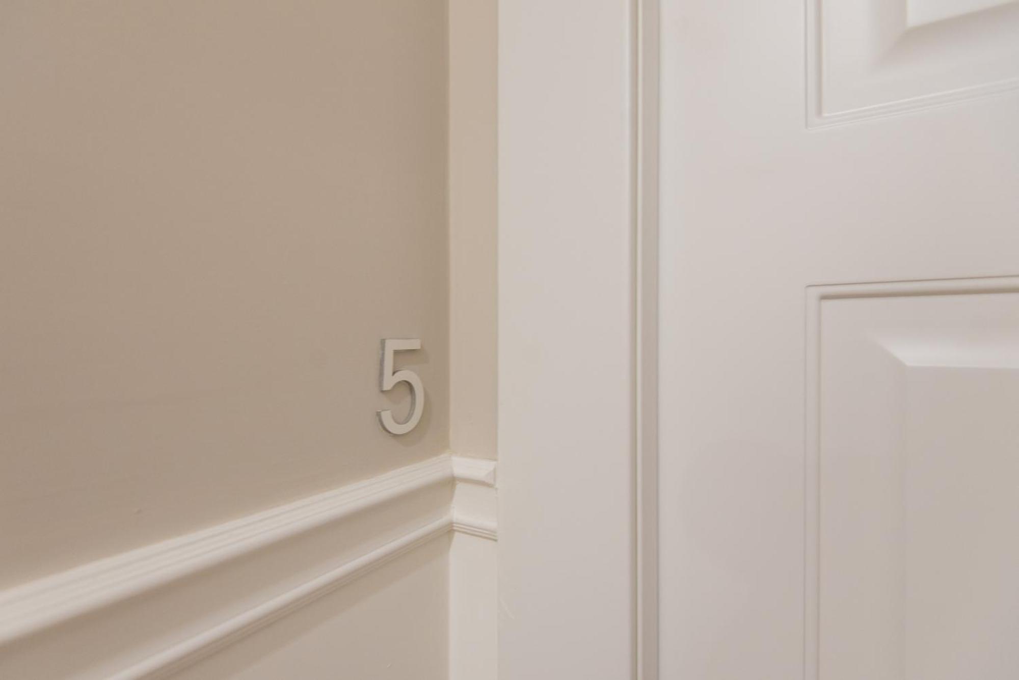 Five Boutique Rooms Неаполь Экстерьер фото