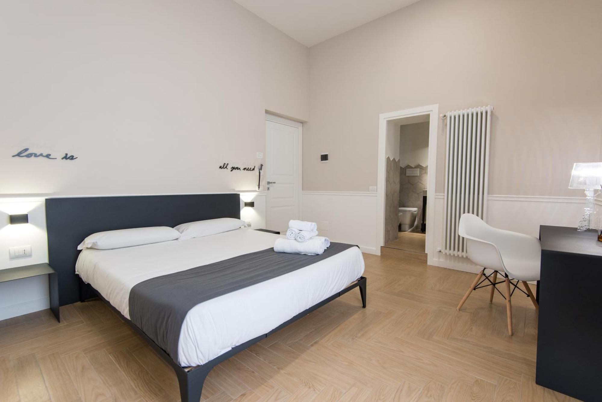 Five Boutique Rooms Неаполь Экстерьер фото