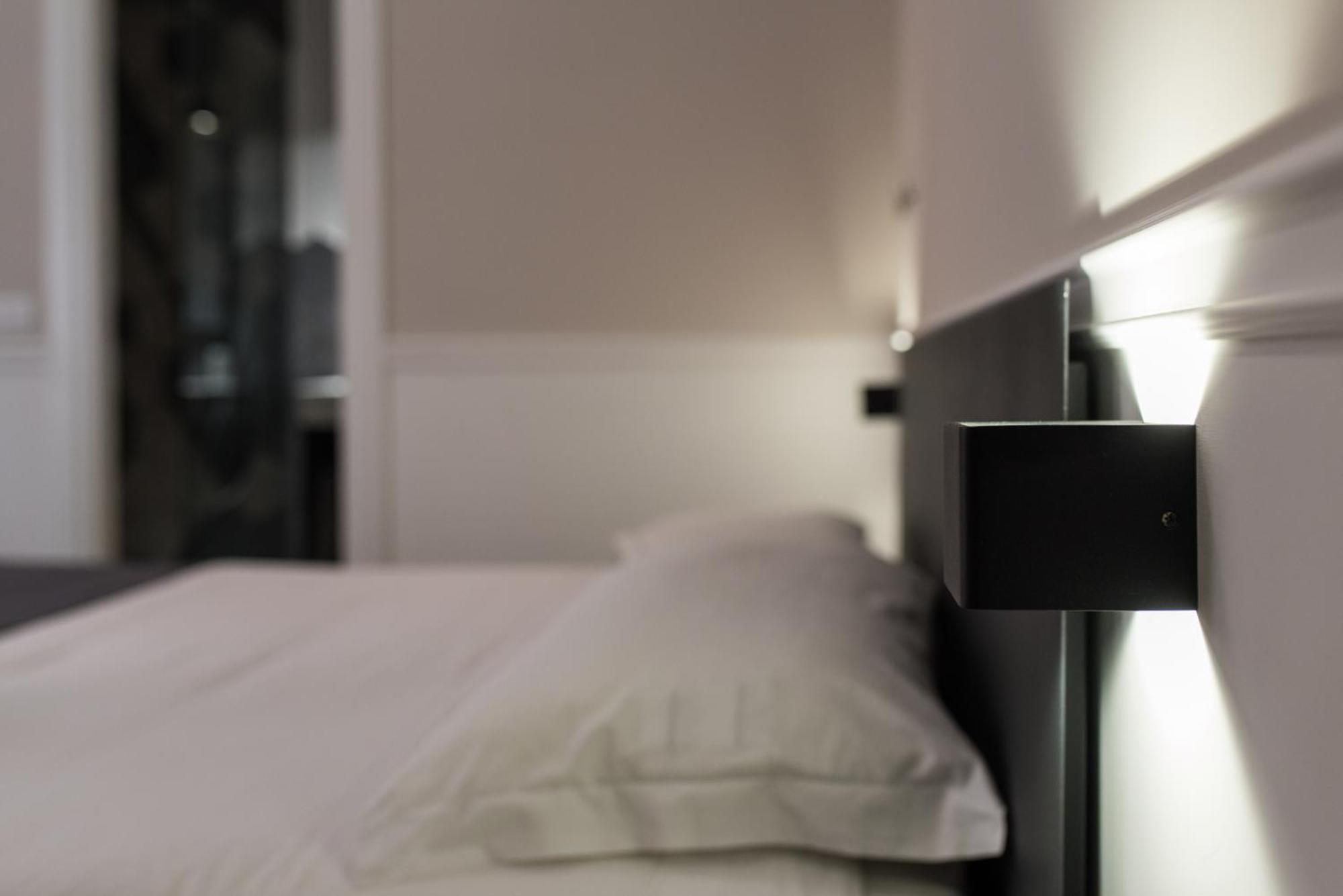 Five Boutique Rooms Неаполь Экстерьер фото